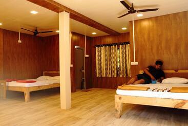 Iora Cottages
