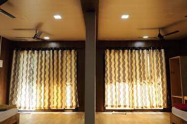 Iora Cottages
