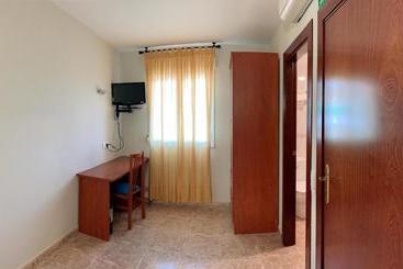پانسیون Hostal Area 99