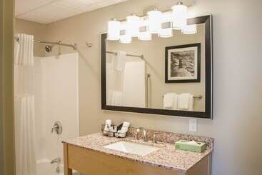 Bar Harbor Villager Motel   Downtown