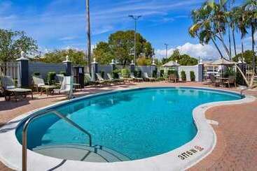 هتل Best Western Fort Myers Inn And Suites
