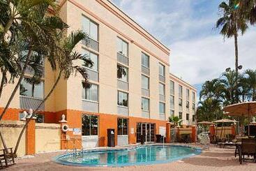 هتل Best Western Fort Myers Inn And Suites