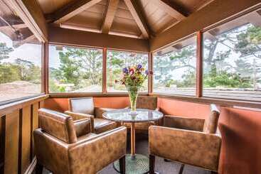 هتل Clarion  Collection Wilkie S Inn Pacific Grove  Monterey