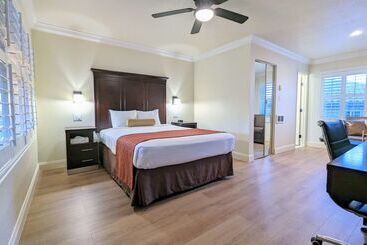 هتل Clarion  Collection Wilkie S Inn Pacific Grove  Monterey