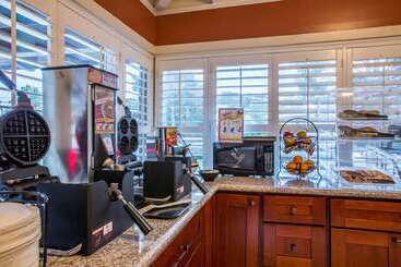 هتل Clarion  Collection Wilkie S Inn Pacific Grove  Monterey