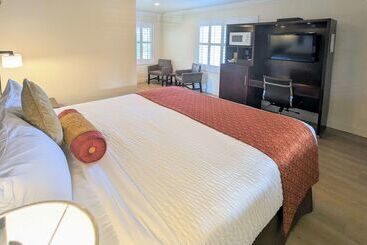 هتل Clarion  Collection Wilkie S Inn Pacific Grove  Monterey