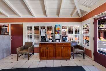 هتل Clarion  Collection Wilkie S Inn Pacific Grove  Monterey