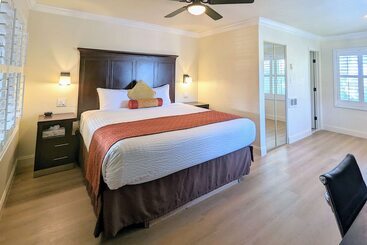 هتل Clarion  Collection Wilkie S Inn Pacific Grove  Monterey