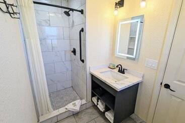 هتل Clarion  Collection Wilkie S Inn Pacific Grove  Monterey