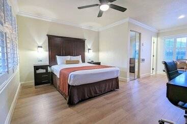 هتل Clarion  Collection Wilkie S Inn Pacific Grove  Monterey