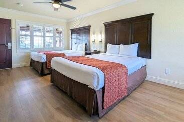 هتل Clarion  Collection Wilkie S Inn Pacific Grove  Monterey