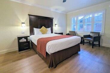هتل Clarion  Collection Wilkie S Inn Pacific Grove  Monterey
