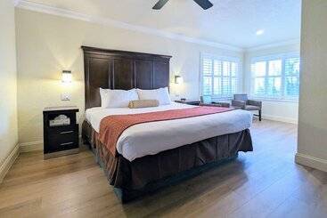 هتل Clarion  Collection Wilkie S Inn Pacific Grove  Monterey
