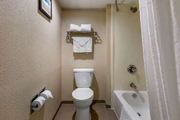 هتل Comfort Inn Edison  New Brunswick