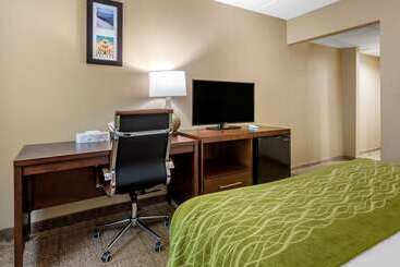 هتل Comfort Inn Edison  New Brunswick