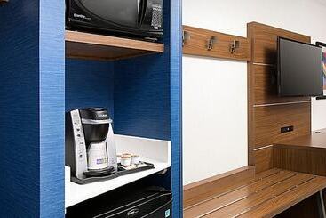 هتل Holiday Inn Express Chesapeake   Norfolk, An Ihg