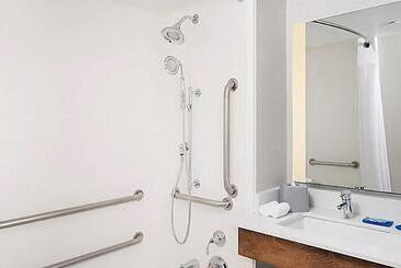 هتل Holiday Inn Express Chesapeake   Norfolk, An Ihg