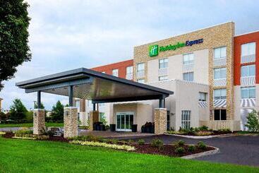 هتل Holiday Inn Express Chesapeake   Norfolk, An Ihg
