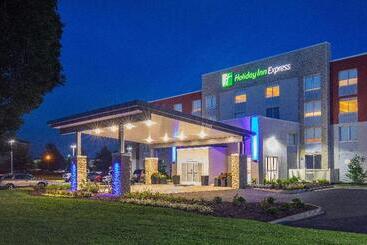 هتل Holiday Inn Express Chesapeake   Norfolk, An Ihg