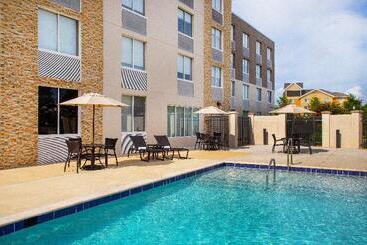 هتل Holiday Inn Express Chesapeake   Norfolk, An Ihg