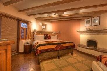 هتل Inn At Vanessie