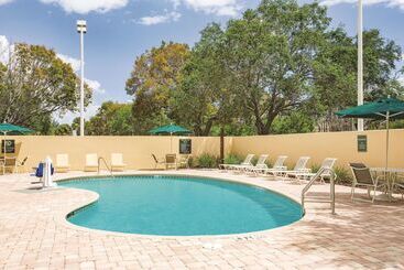 هتل La Quinta By Wyndham Fort Lauderdale Tamarac