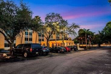 هتل La Quinta By Wyndham Fort Lauderdale Tamarac