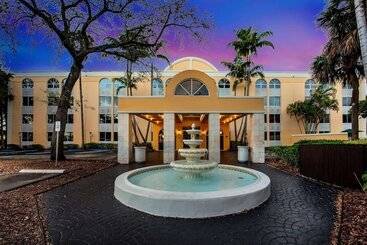 هتل La Quinta By Wyndham Fort Lauderdale Tamarac