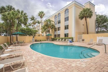 هتل La Quinta By Wyndham Fort Lauderdale Tamarac