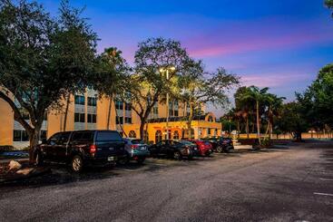 هتل La Quinta By Wyndham Fort Lauderdale Tamarac
