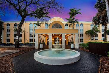 هتل La Quinta By Wyndham Fort Lauderdale Tamarac