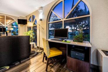 هتل La Quinta By Wyndham Fort Lauderdale Tamarac