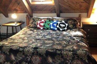هتل Red Elephant Inn Bed And Breakfast