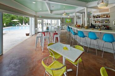 هتل The Lodge On The Cove