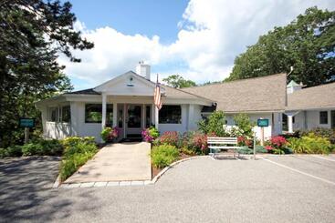 هتل The Lodge On The Cove