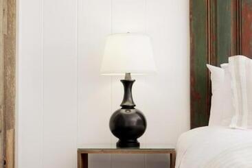 هتل The Vagabond S House Boutique Inn