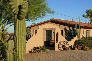 هتل White Stallion Ranch