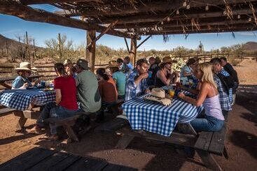 هتل White Stallion Ranch
