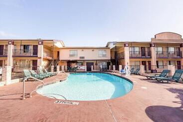 مُتل OYO Hotel Texarkana North Heights AR Hwy I-30