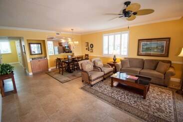 Vanderbilt Beach Resort