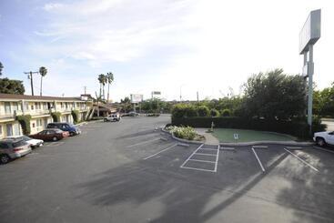 Victoria Motel