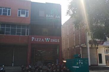 Banyan Hotel&restro
