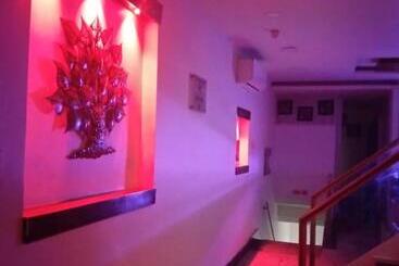 Banyan Hotel&restro