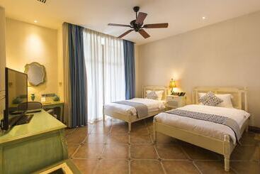 هتل Hainan Xikang Wellness & Resorts