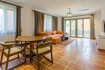 هتل Hainan Xikang Wellness & Resorts