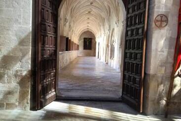 هتل Hospedería Monasterio De La Vid