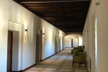 هتل Hospedería Monasterio De La Vid