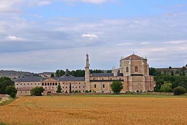 هتل Hospedería Monasterio De La Vid