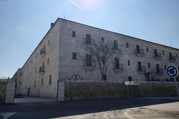 هتل Hospedería Monasterio De La Vid