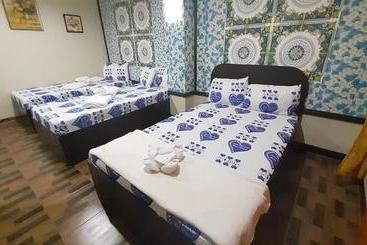 בית מלון כפרי Oyo 572 Kti Traveller S Inn